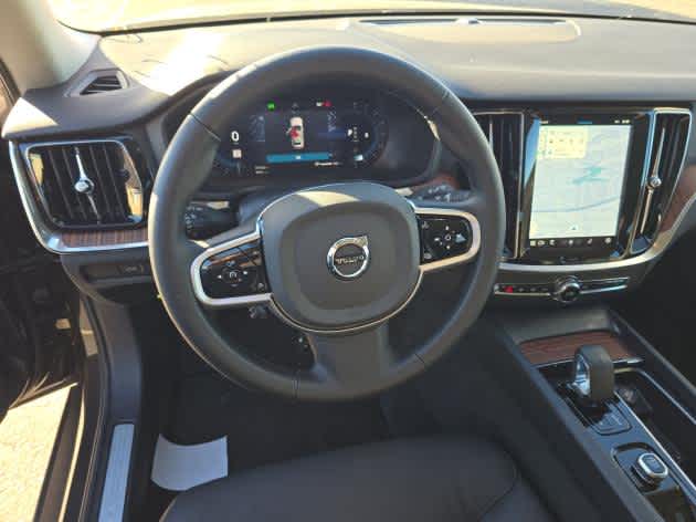 2025 Volvo V60 Cross Country Plus