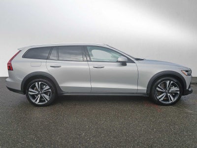 2025 Volvo V60 Cross Country Plus