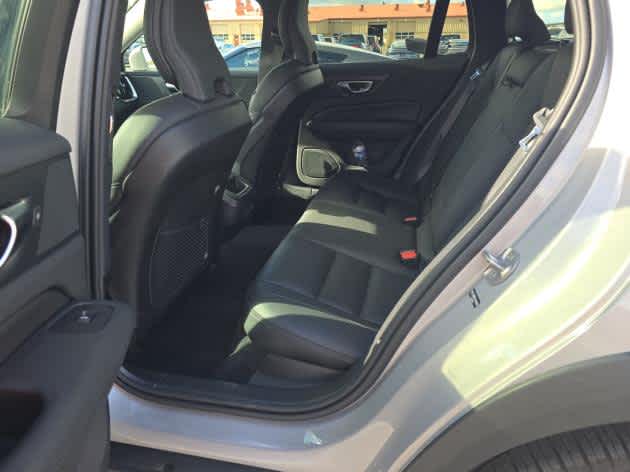 2025 Volvo V60 Cross Country Plus