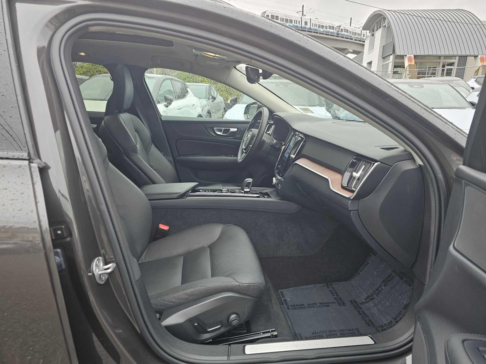 2025 Volvo V60 Cross Country Plus