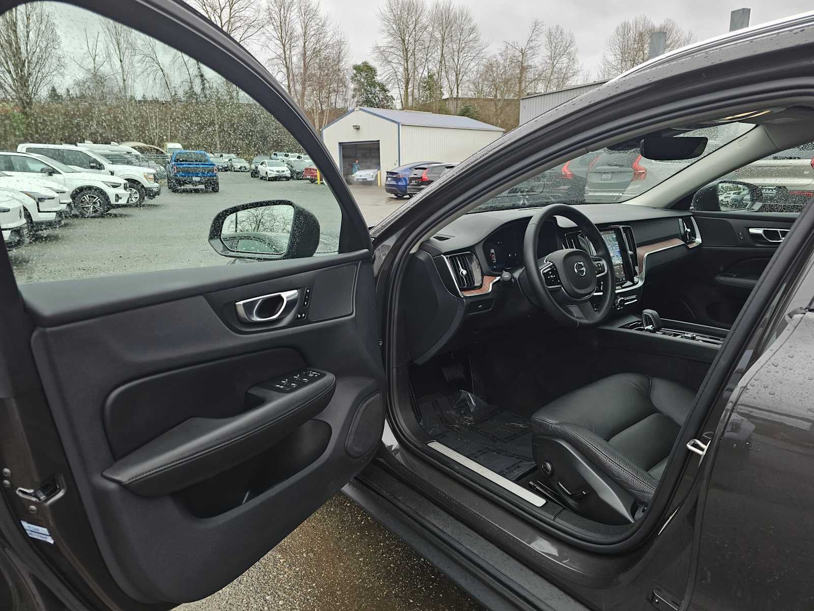2025 Volvo V60 Cross Country Plus