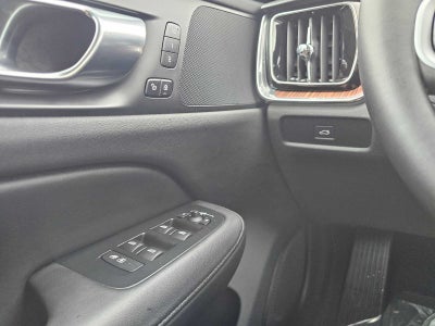 2025 Volvo V60 Cross Country Plus