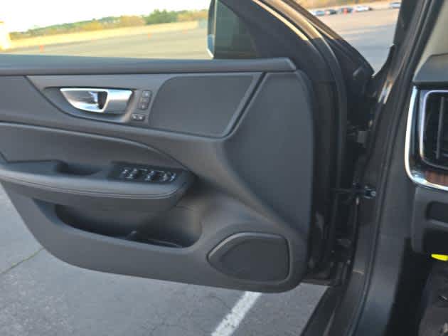 2025 Volvo V60 Cross Country Plus