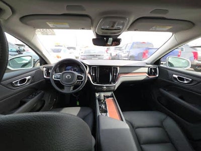 2025 Volvo V60 Cross Country Plus