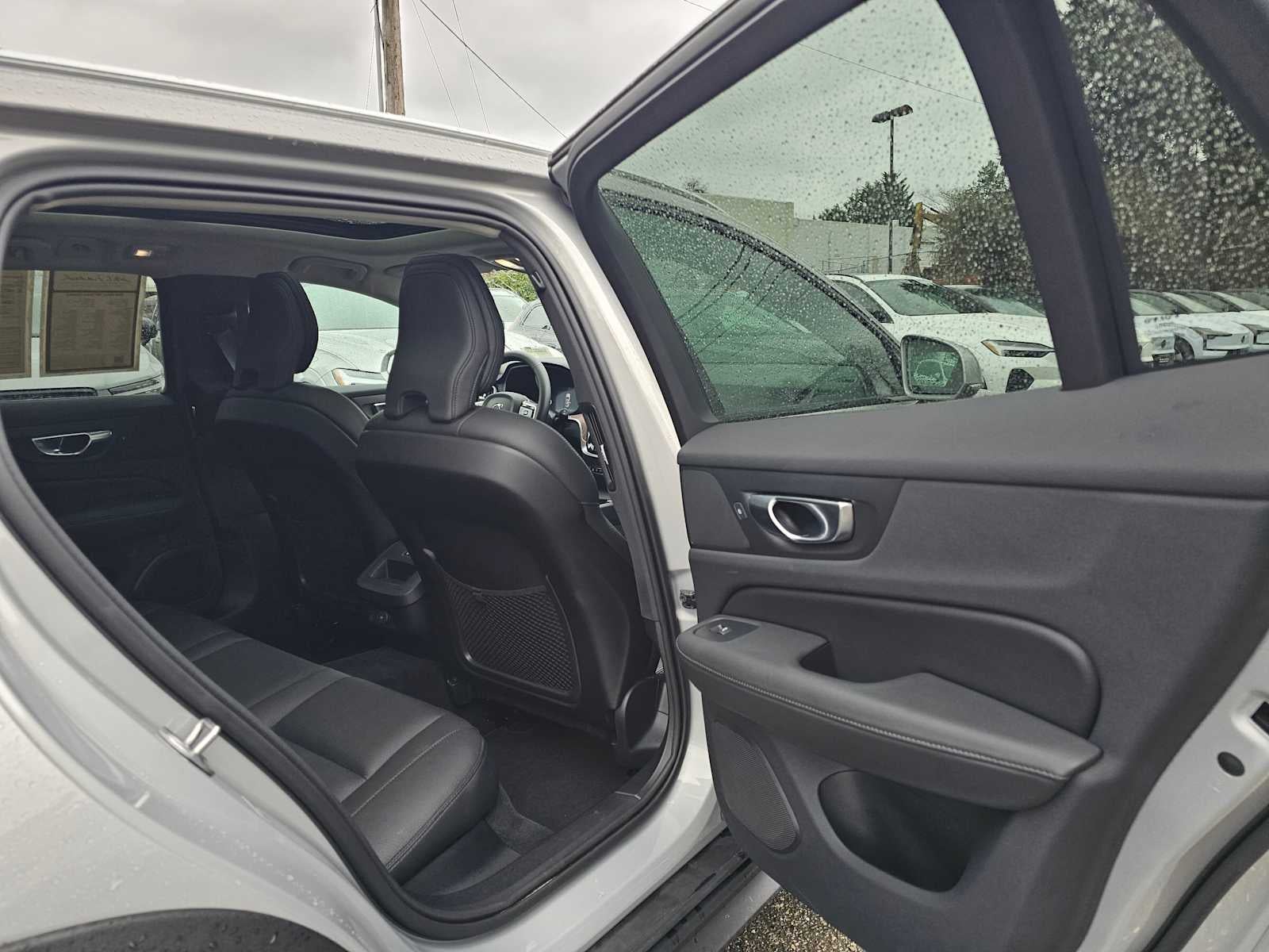 2025 Volvo V60 Cross Country Plus