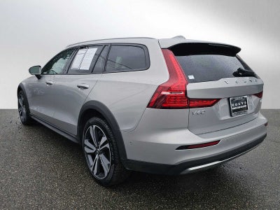 2025 Volvo V60 Cross Country Plus