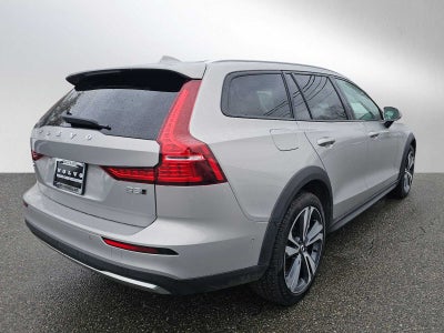 2025 Volvo V60 Cross Country Plus