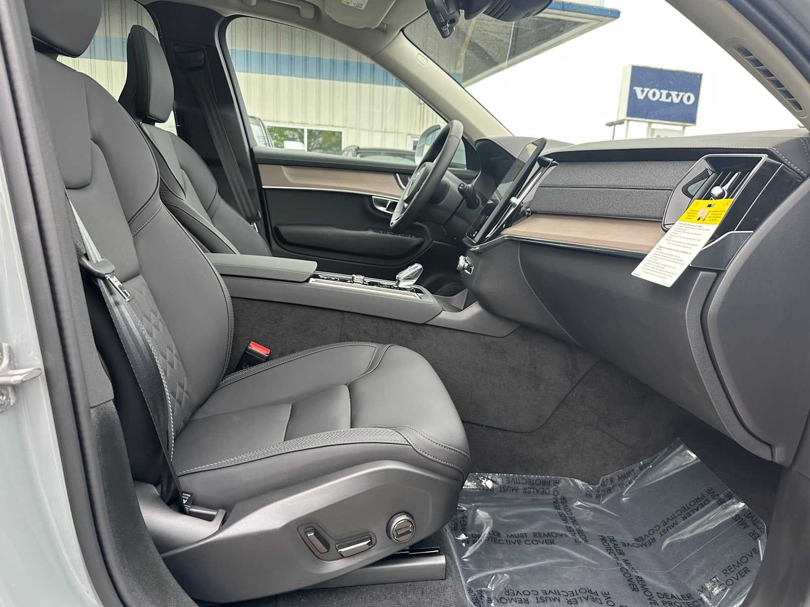 2025 Volvo XC90 Core