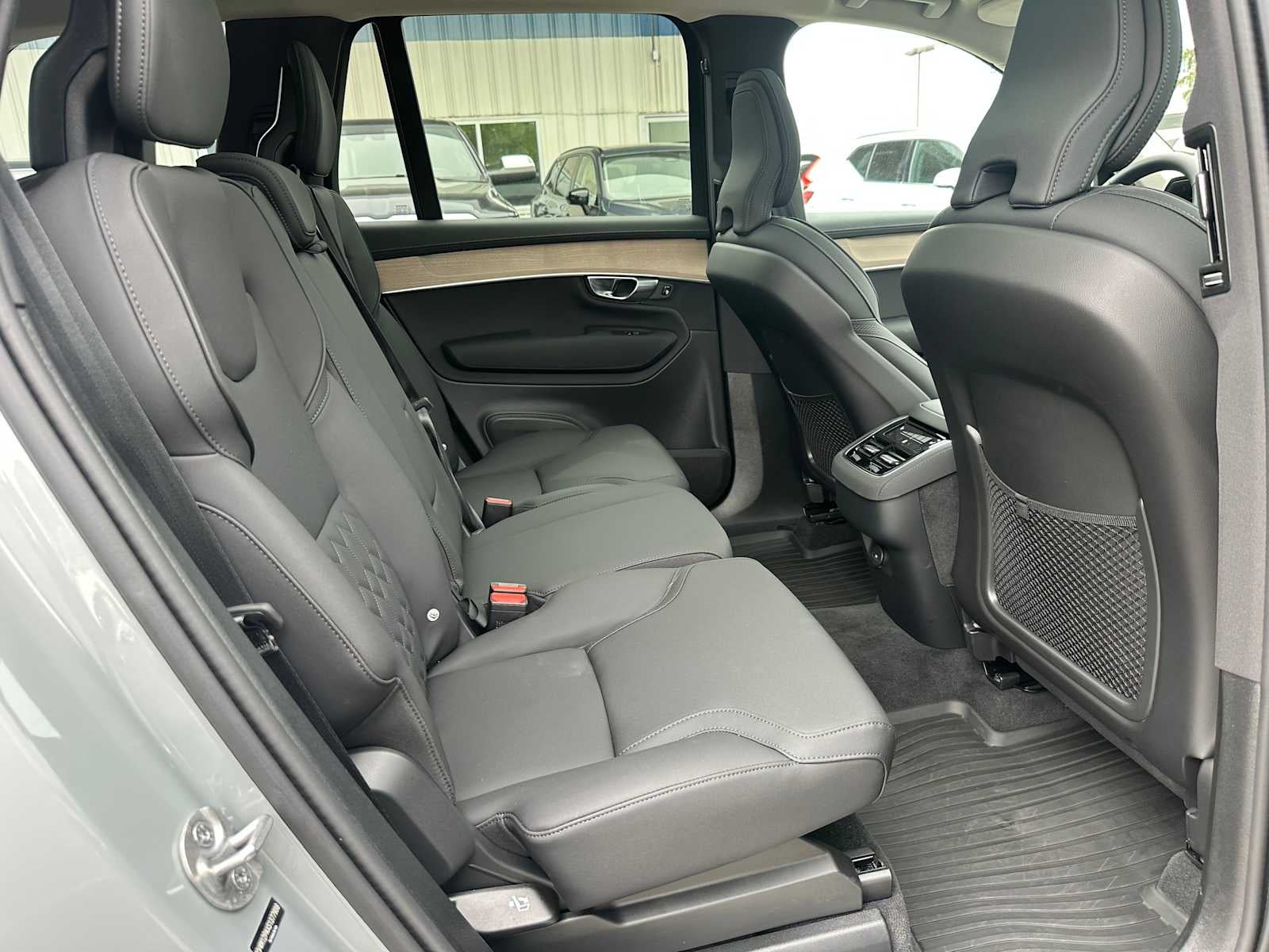 2025 Volvo XC90 Core