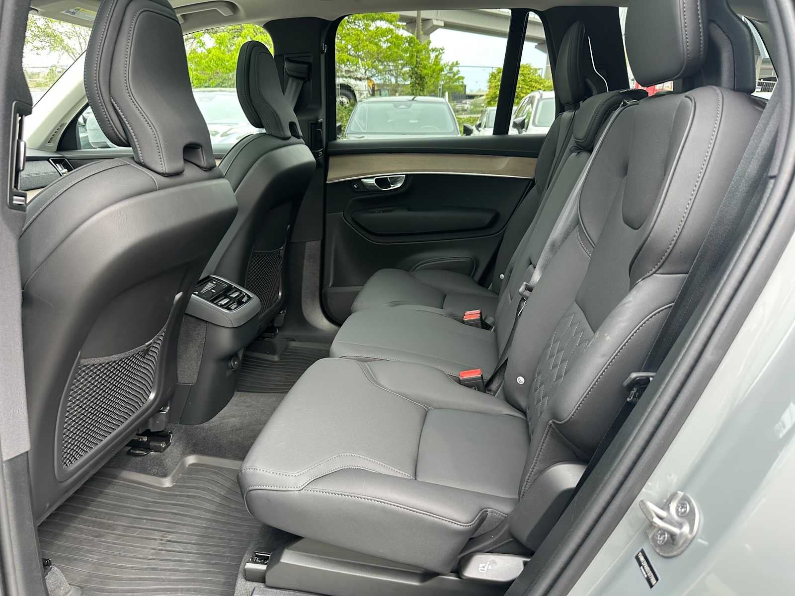 2025 Volvo XC90 Core