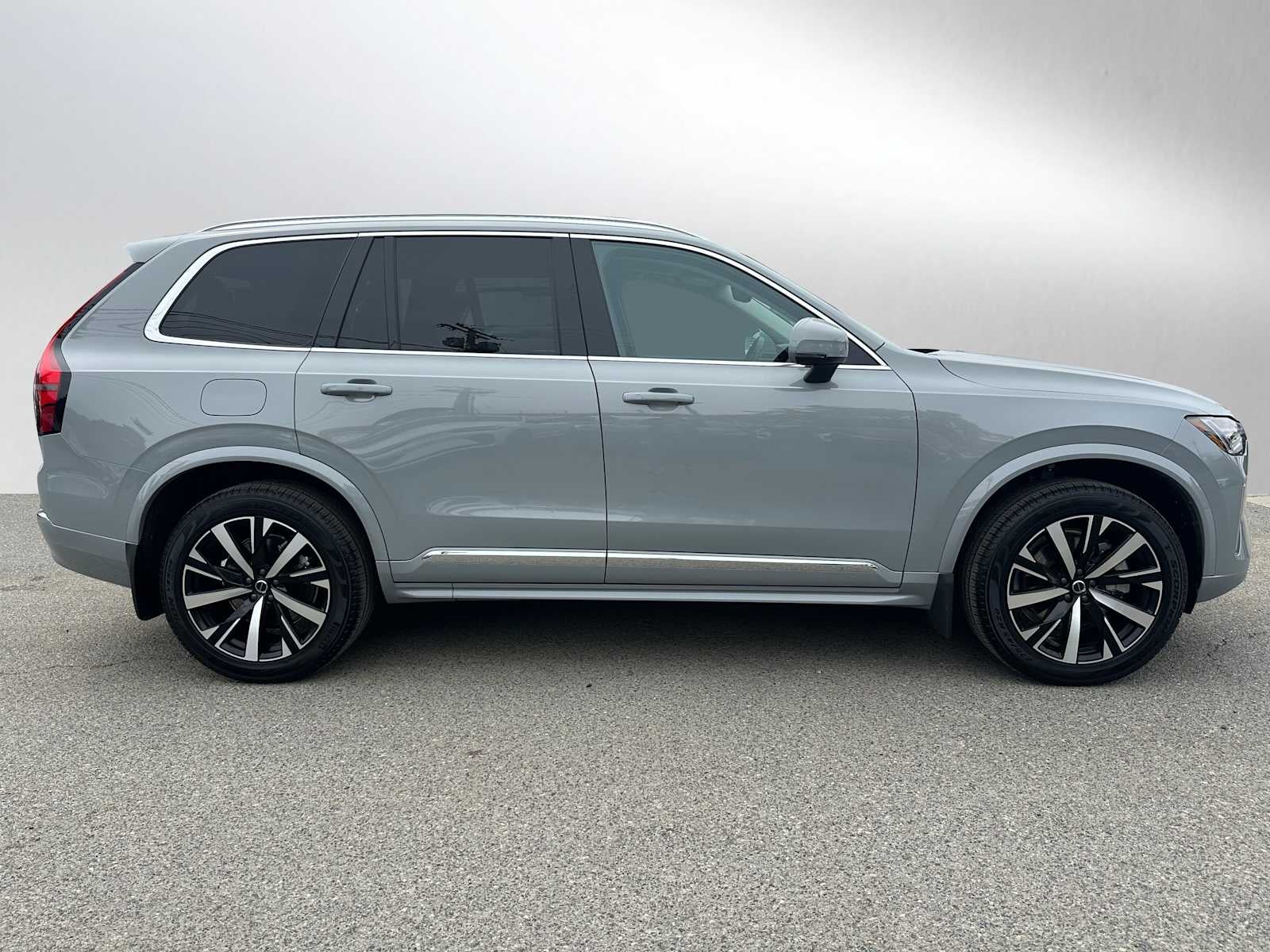 2025 Volvo XC90 Core