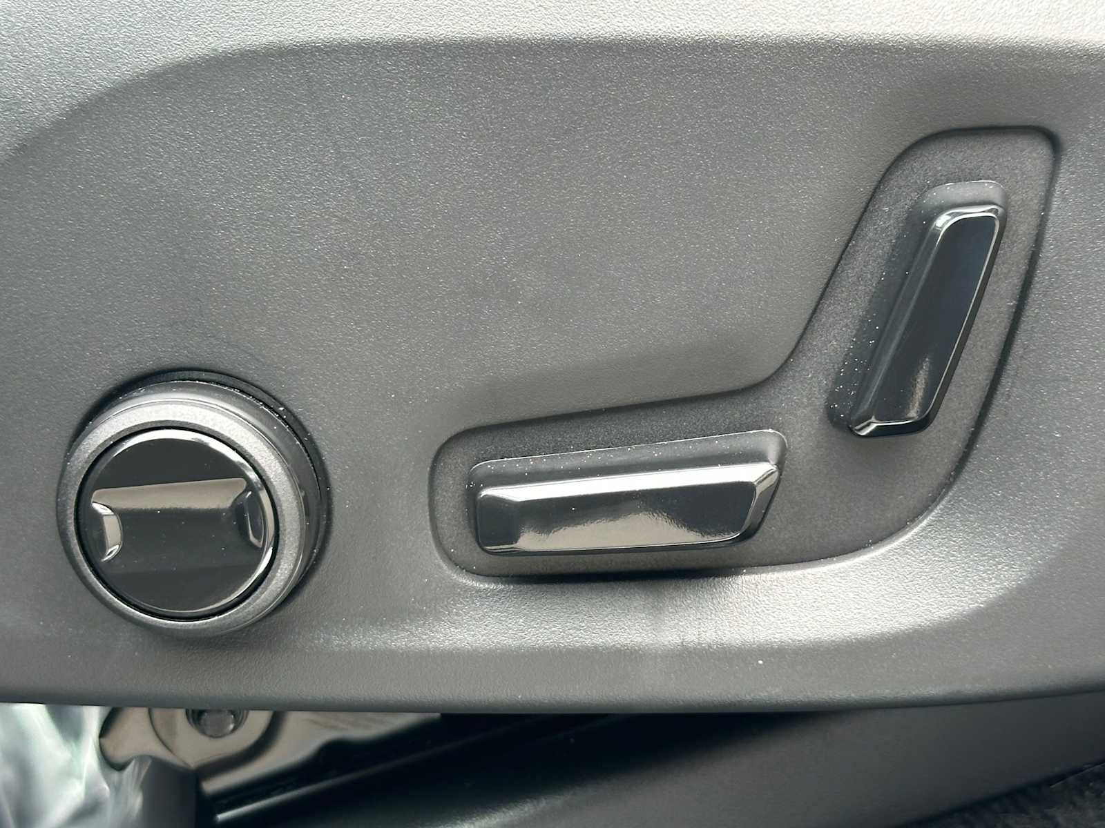 2025 Volvo XC90 Core