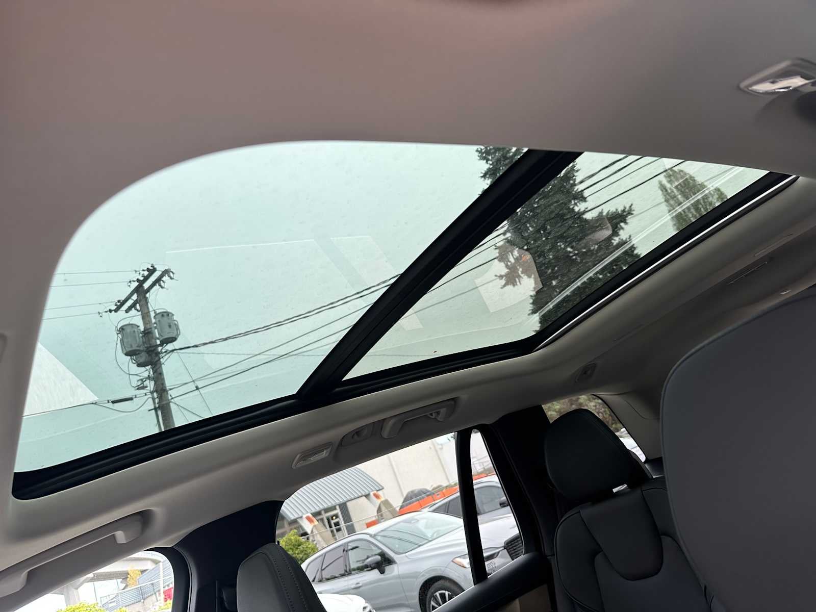 2025 Volvo XC90 Core