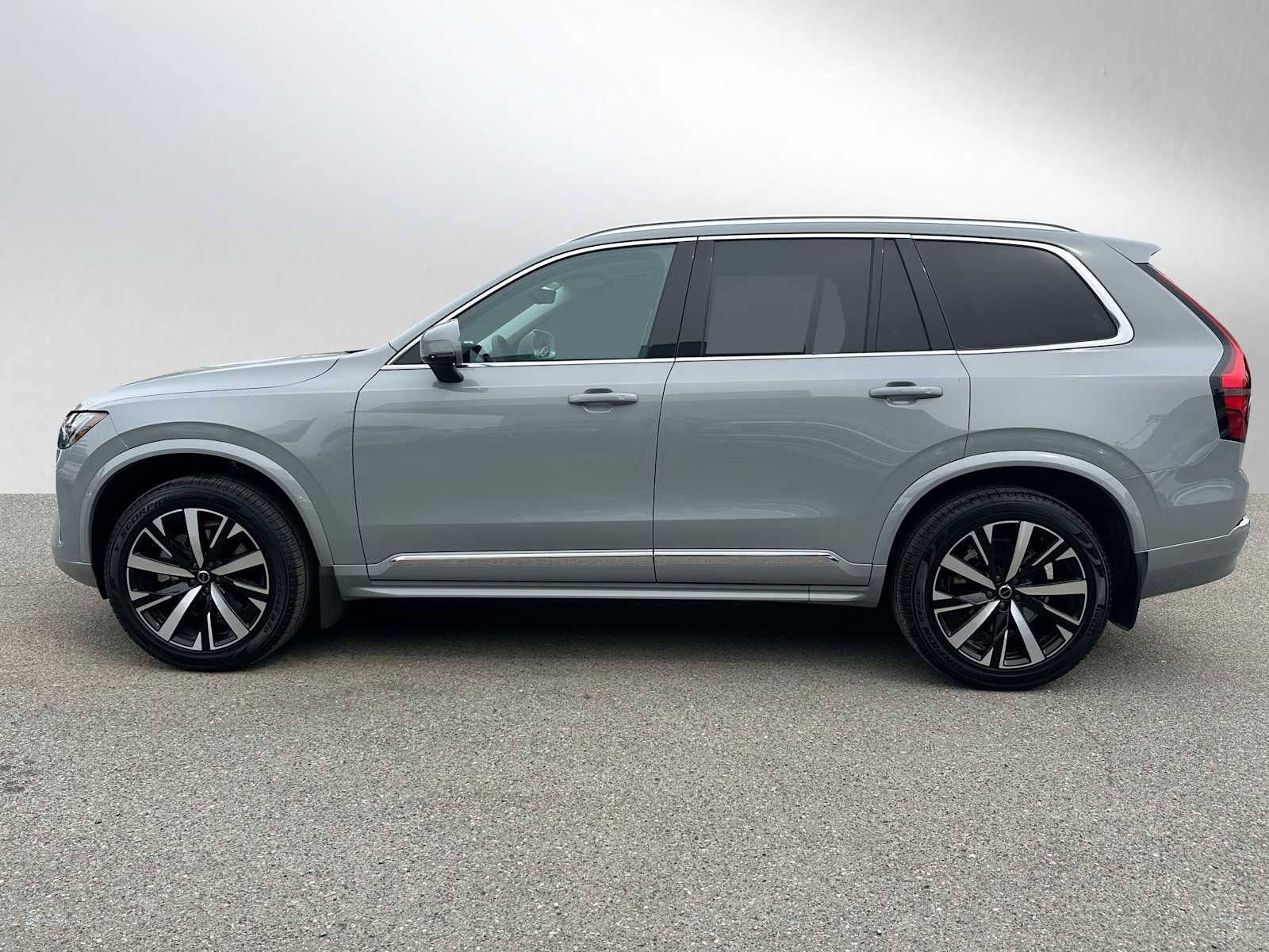 2025 Volvo XC90 Core