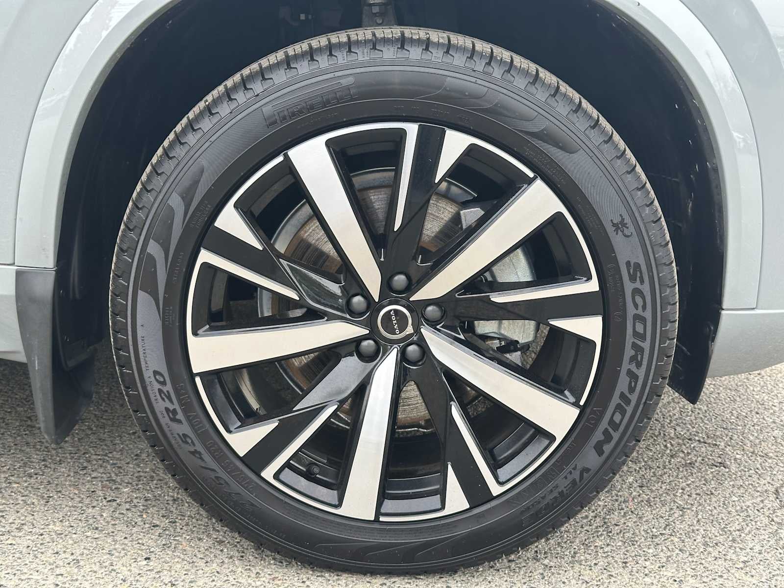 2025 Volvo XC90 Core
