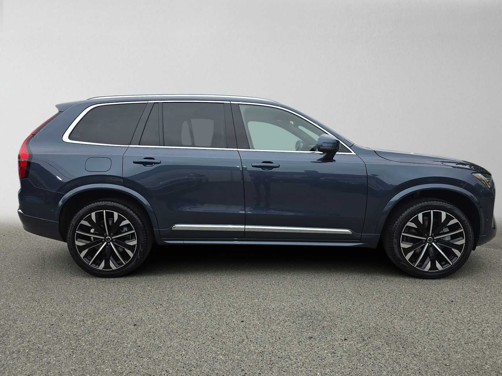 2026 Volvo XC90 Plus