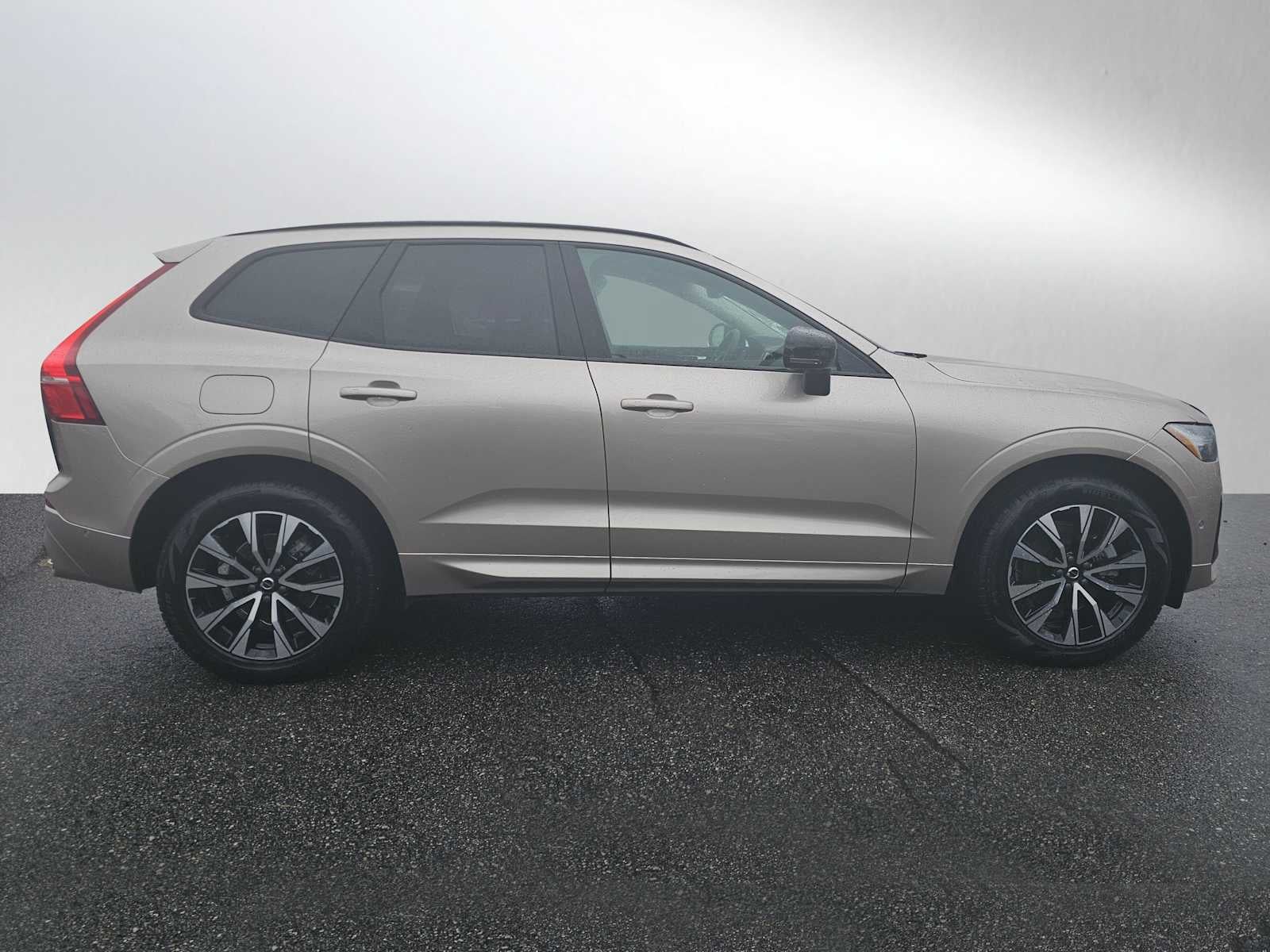 2025 Volvo XC60 Plus