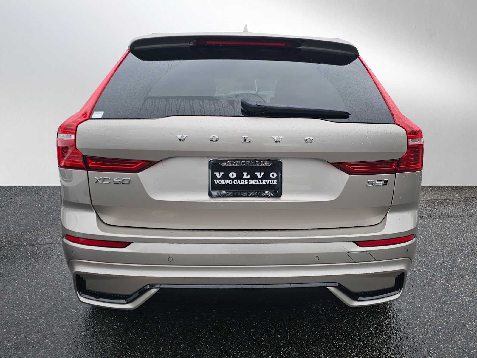 2025 Volvo XC60 Plus