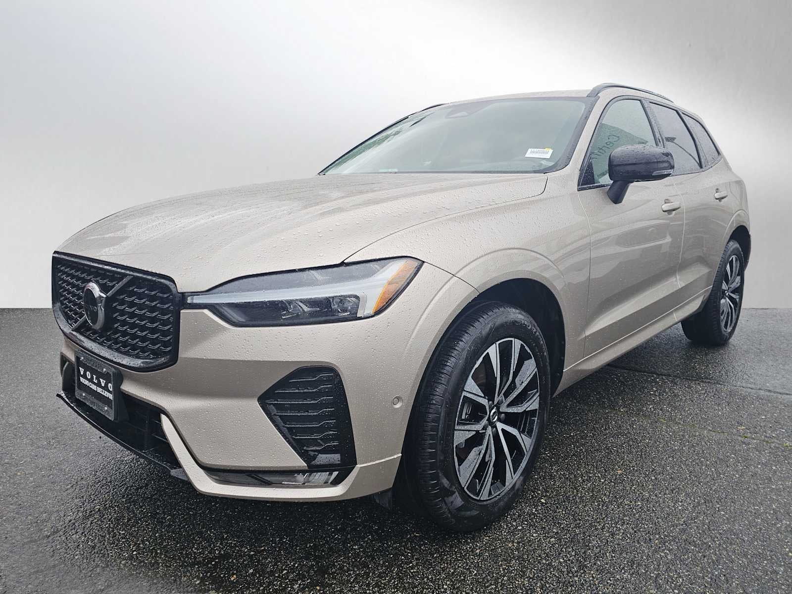 2025 Volvo XC60 Plus