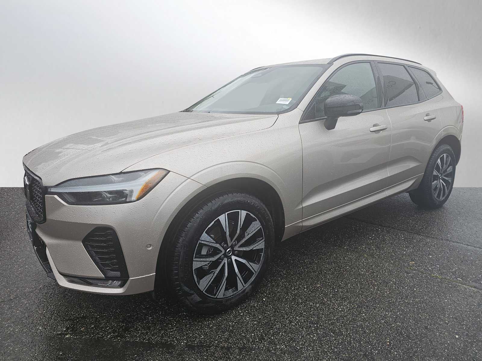 2025 Volvo XC60 Plus