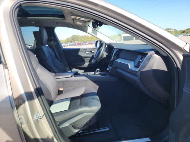 2025 Volvo XC60 Plus