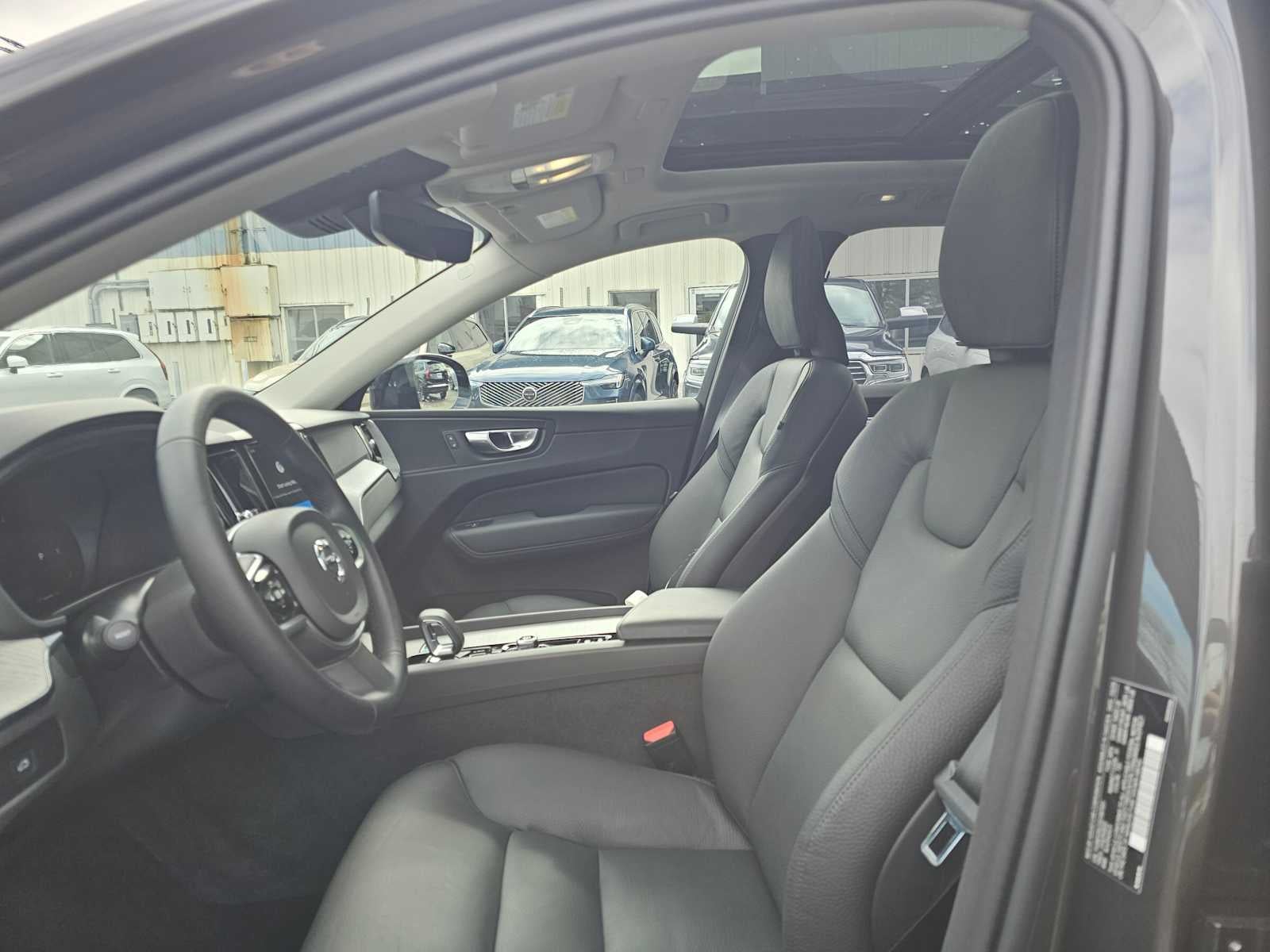 2025 Volvo XC60 Plus