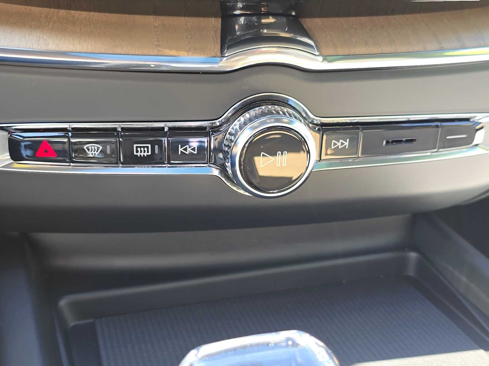 2026 Volvo XC60 Plus