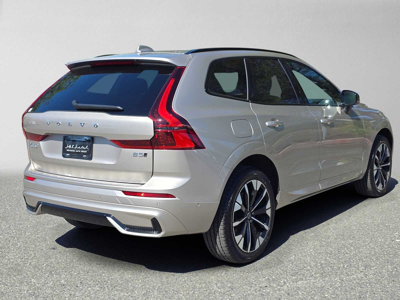 2026 Volvo XC60 Plus