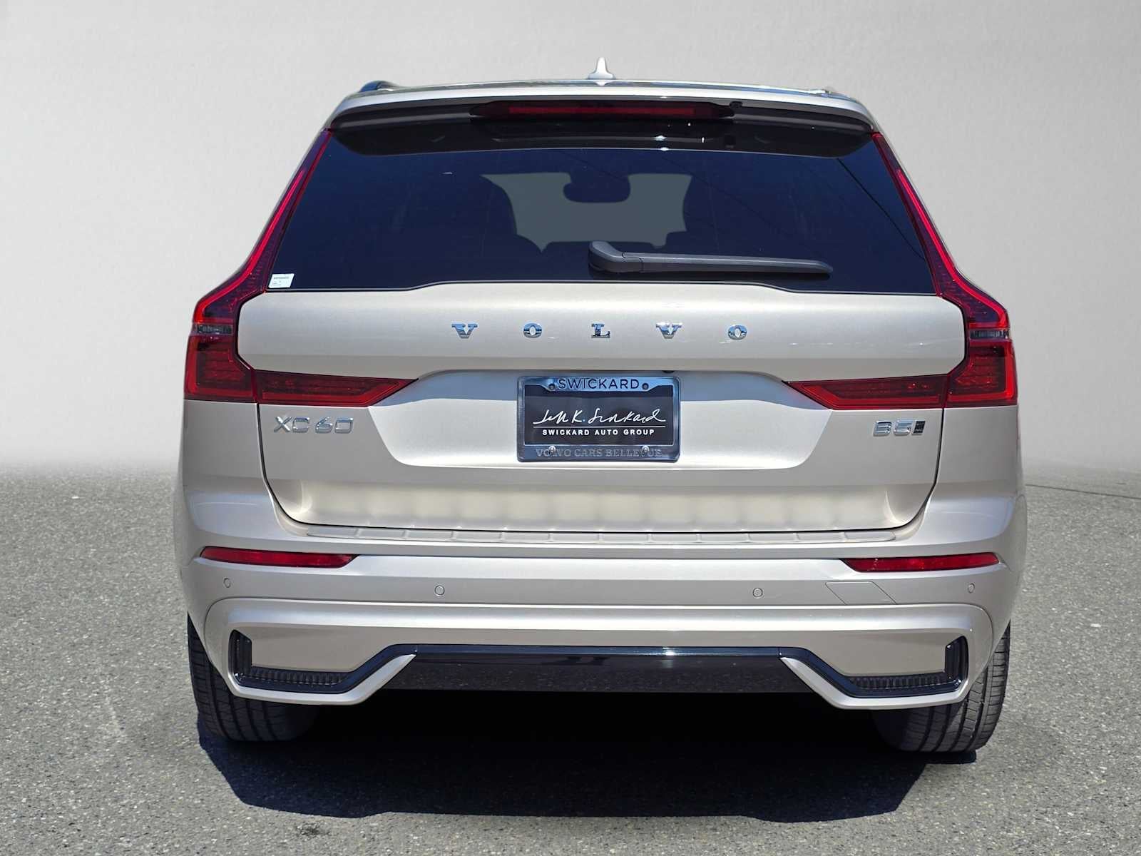 2026 Volvo XC60 Plus