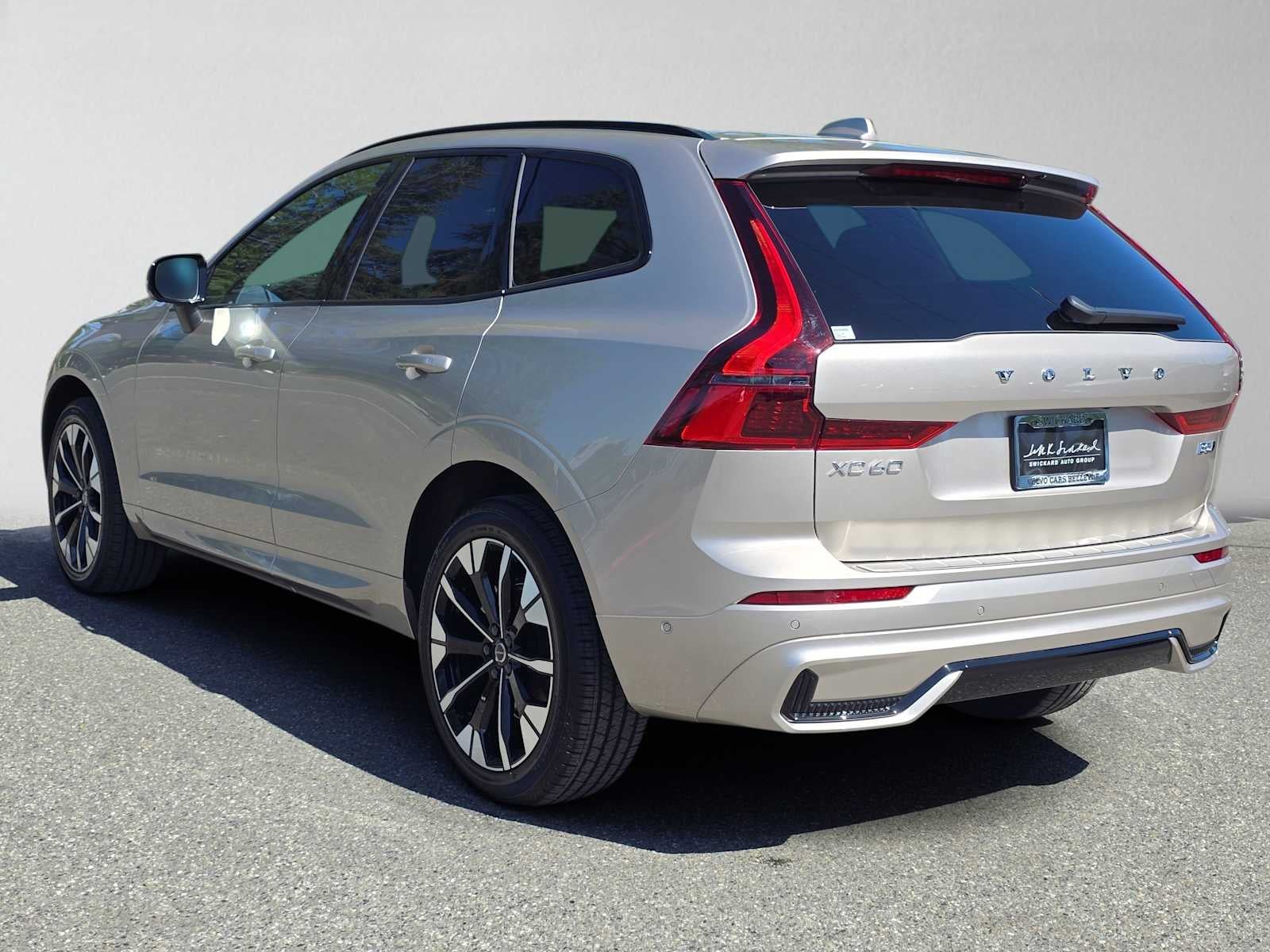 2026 Volvo XC60 Plus