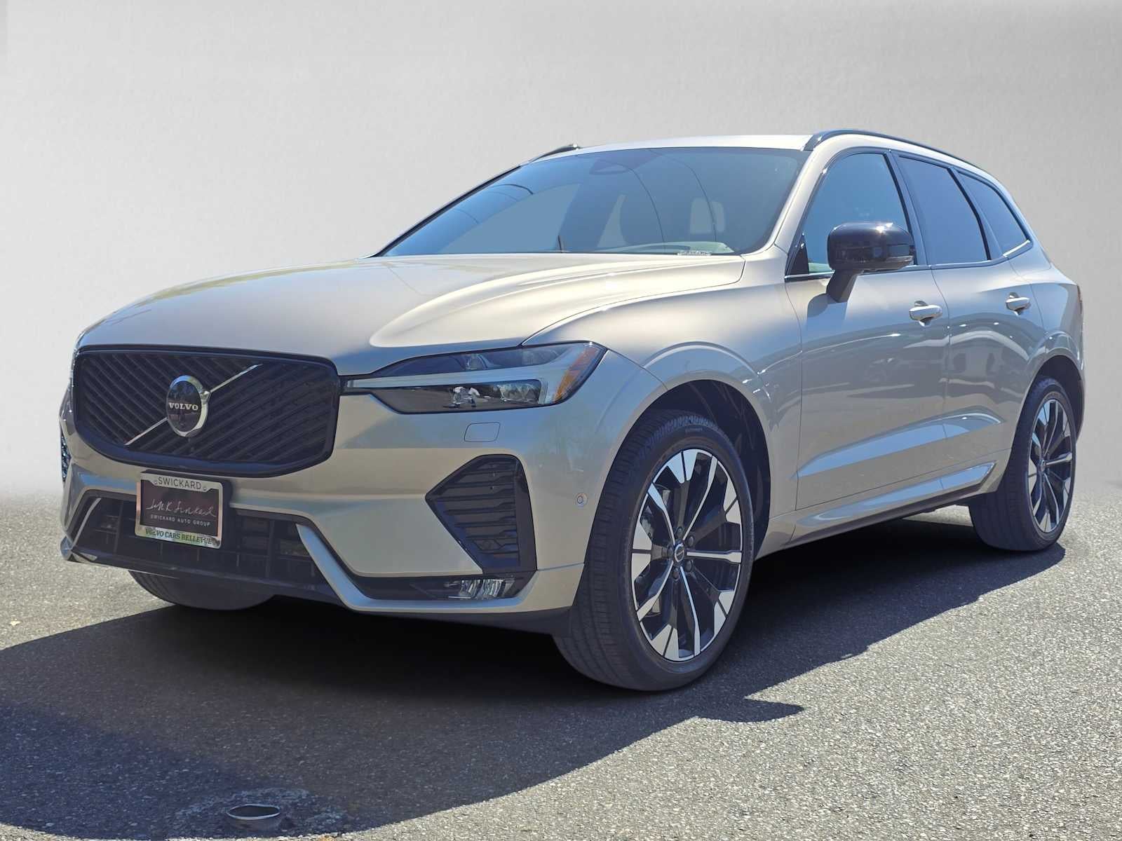 2026 Volvo XC60 Plus
