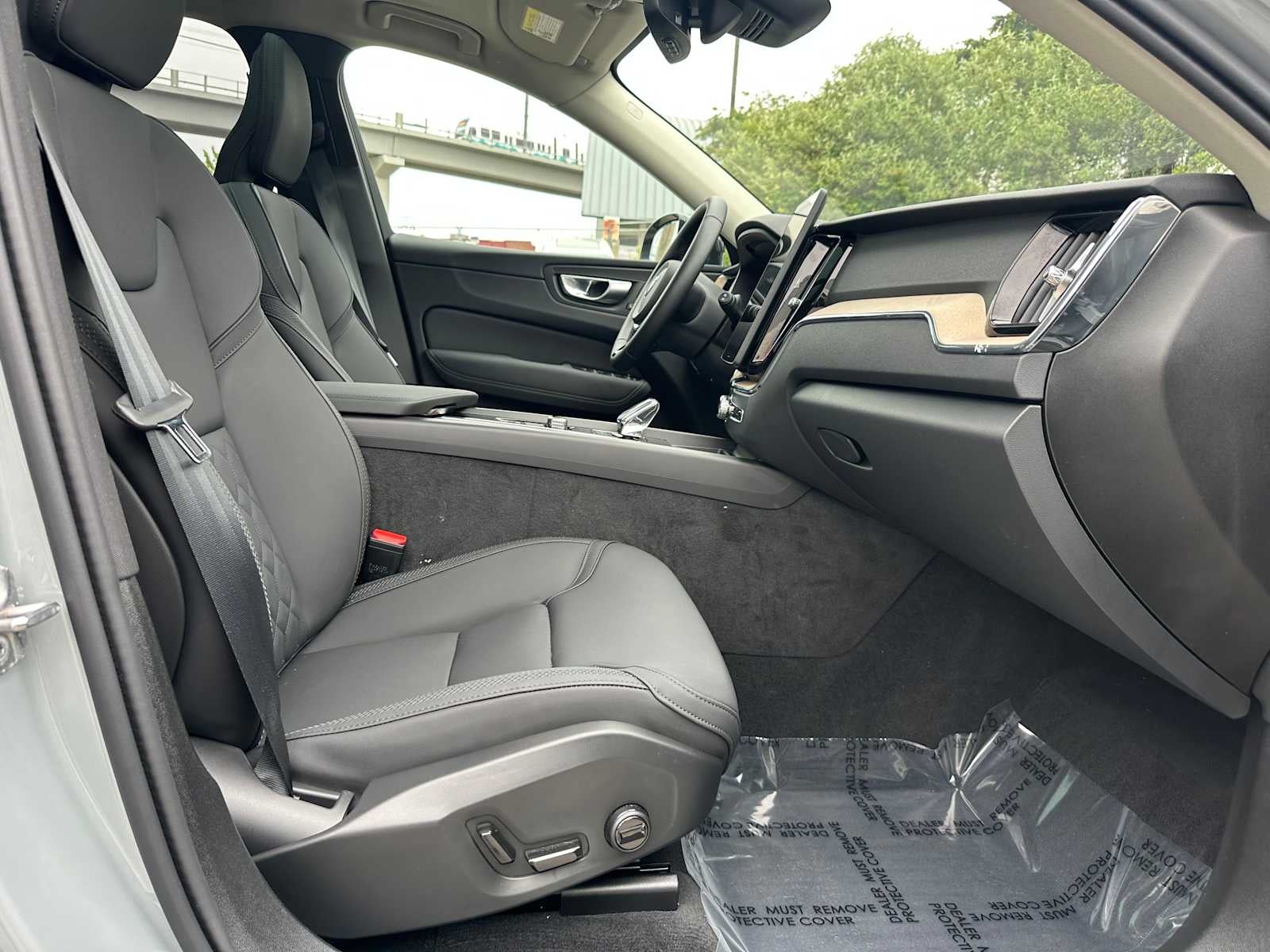 2026 Volvo XC60 Plus