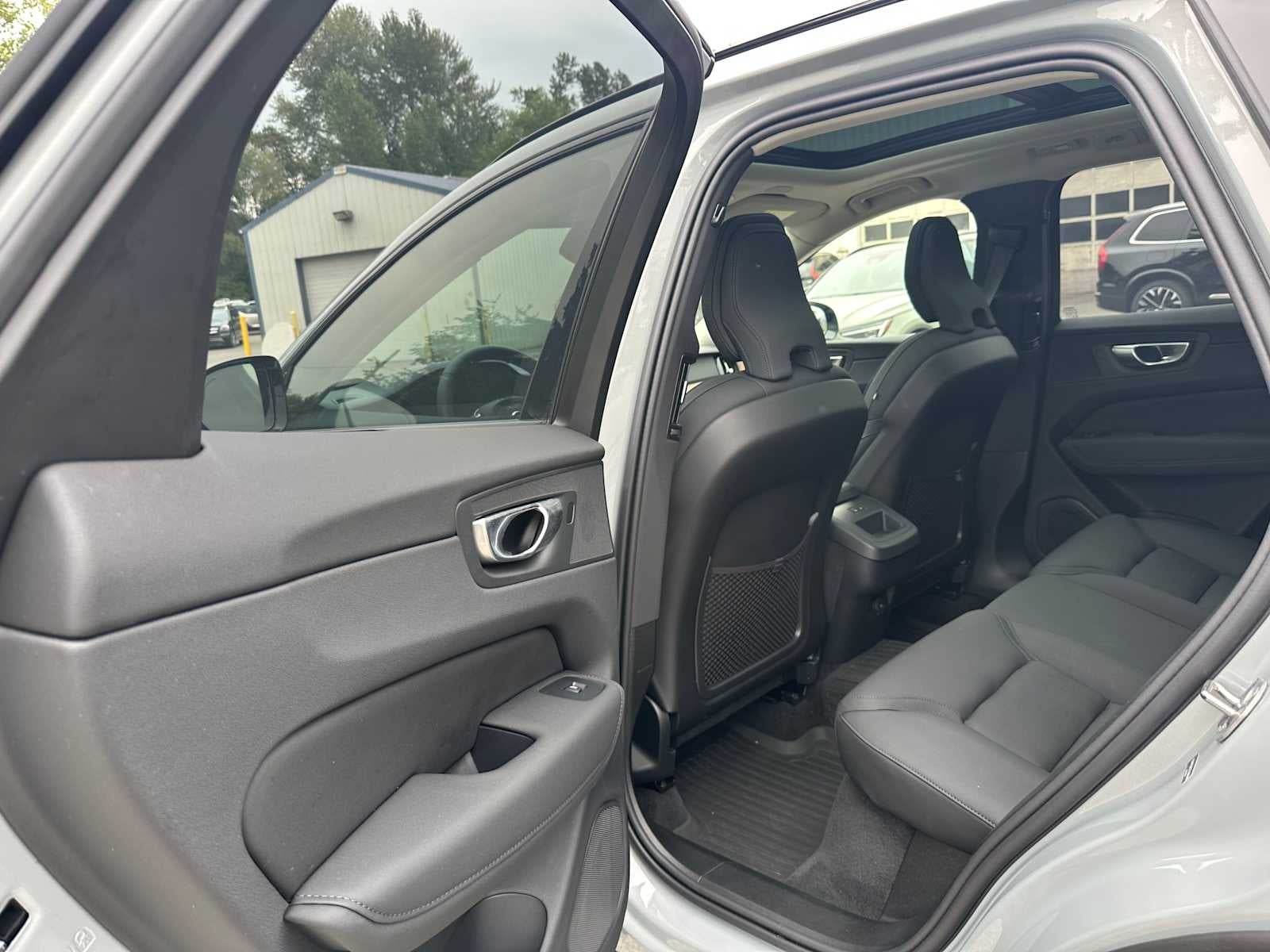 2026 Volvo XC60 Plus