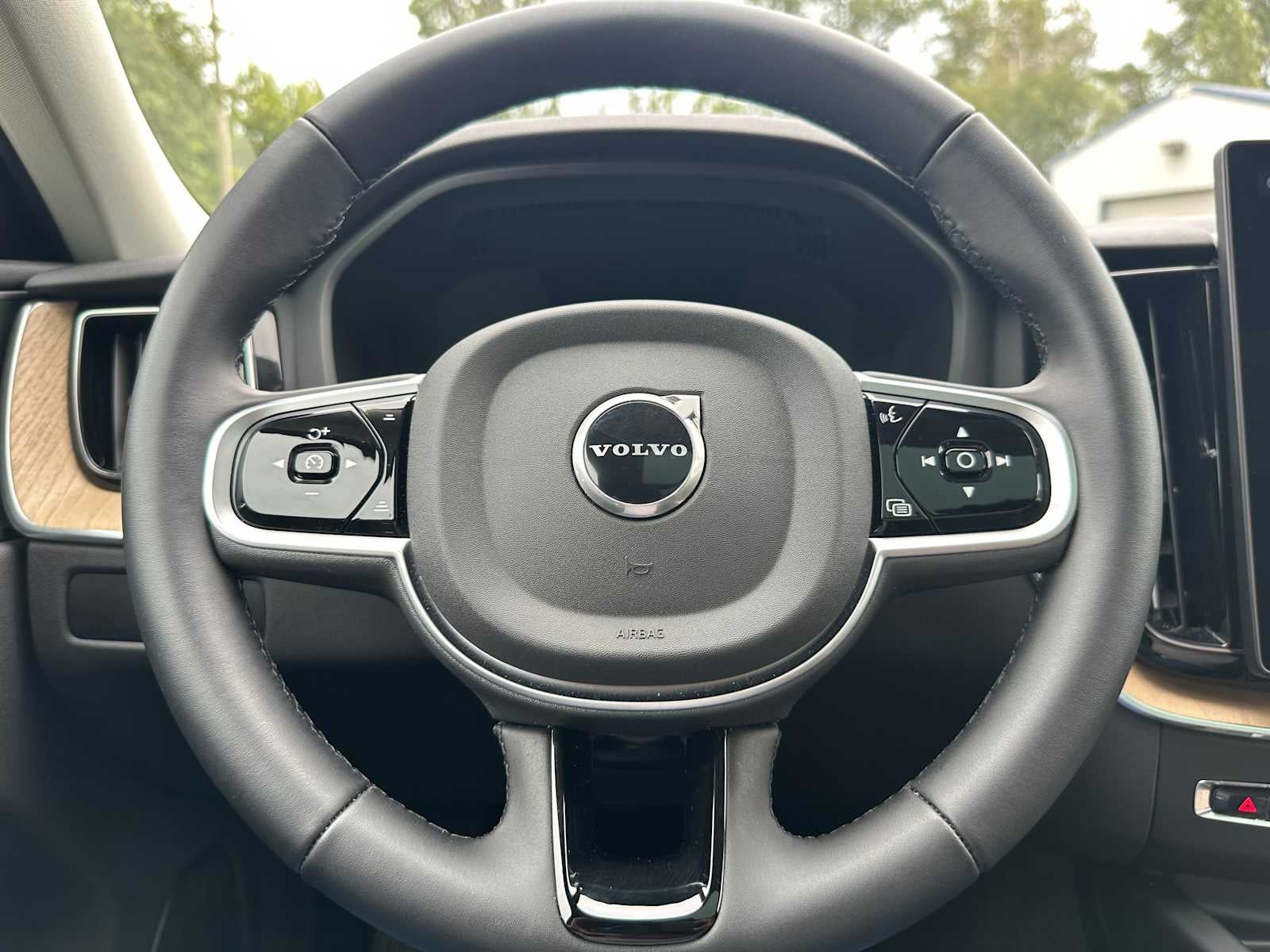 2026 Volvo XC60 Plus