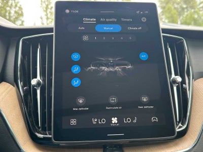 2026 Volvo XC60 Plus