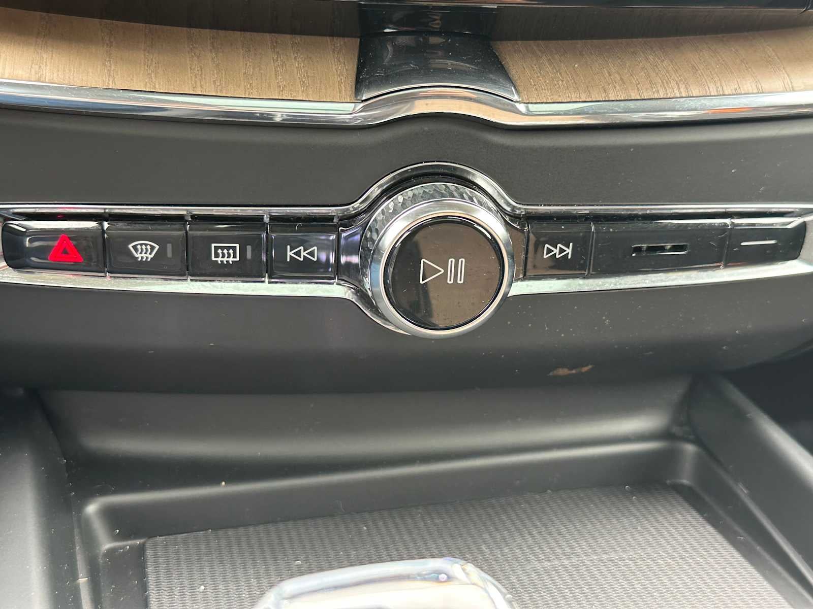 2026 Volvo XC60 Plus
