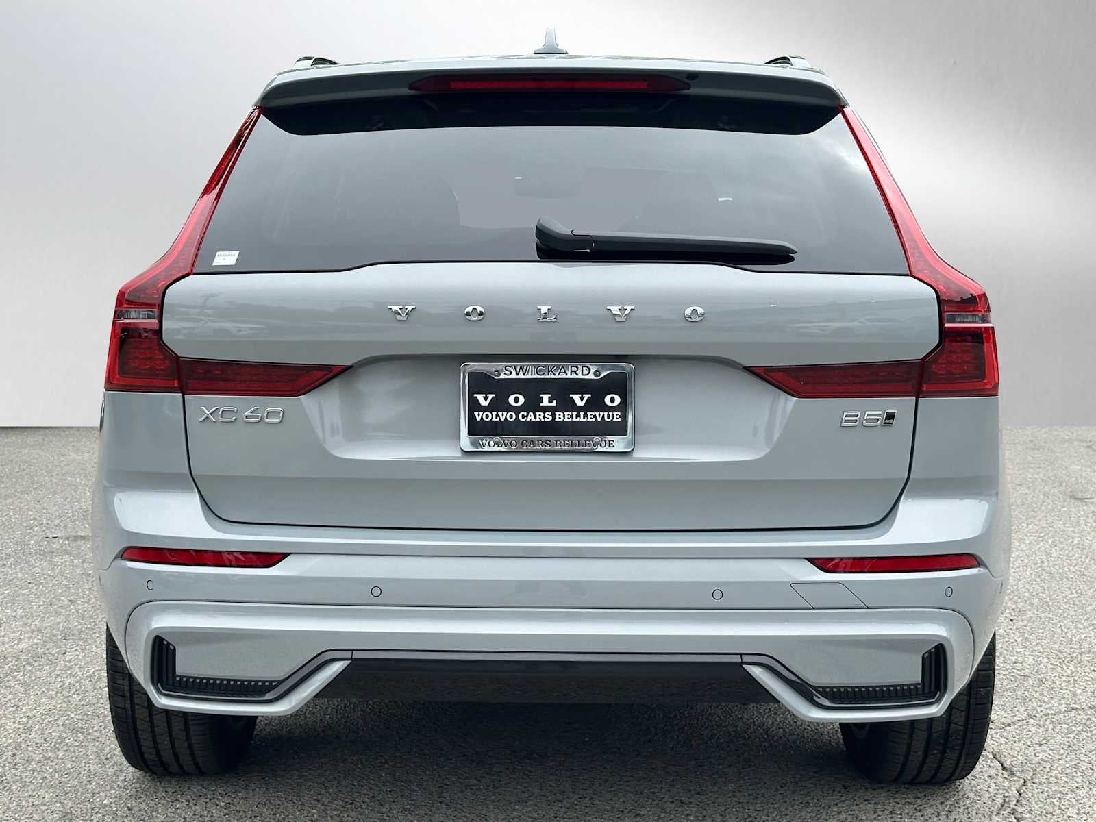2026 Volvo XC60 Plus