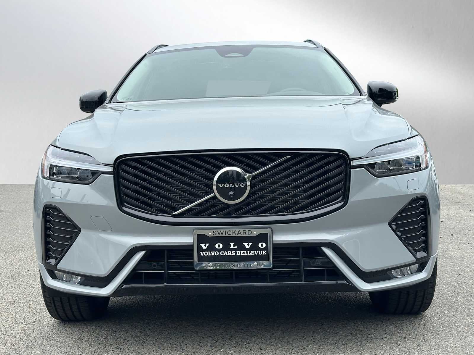 2026 Volvo XC60 Plus
