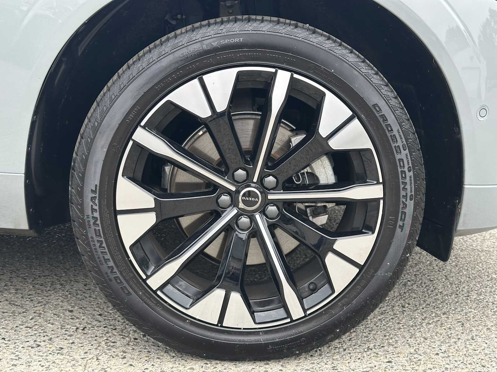 2026 Volvo XC60 Plus