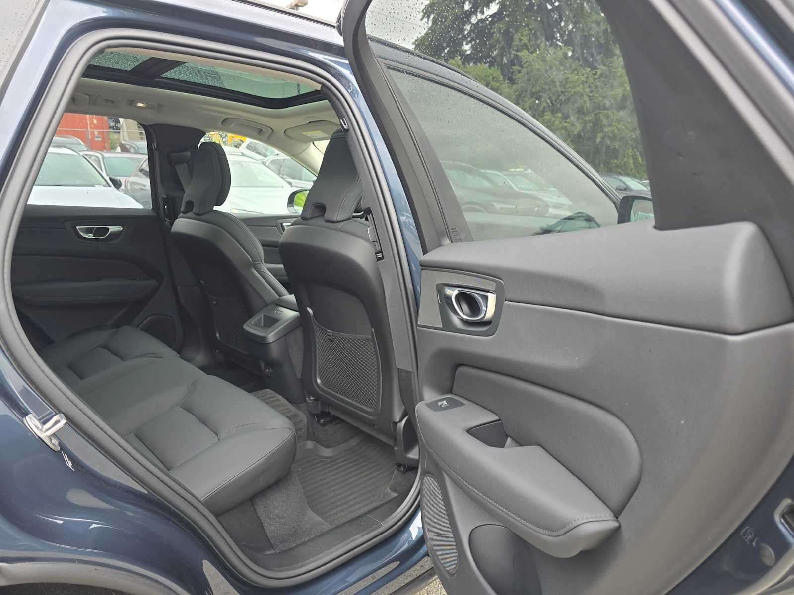 2026 Volvo XC60 Plus