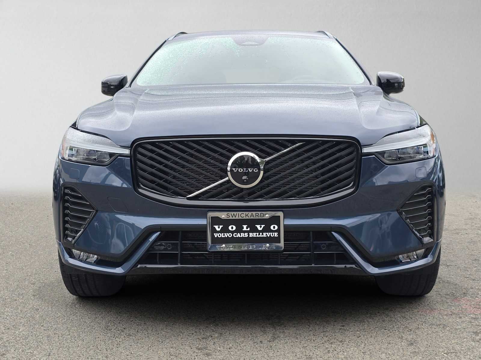 2026 Volvo XC60 Plus