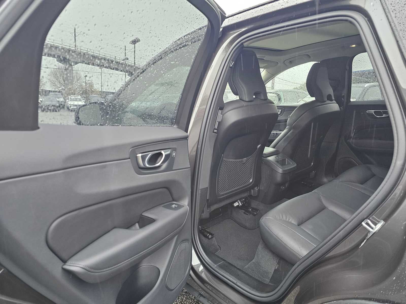 2025 Volvo XC60 Plus