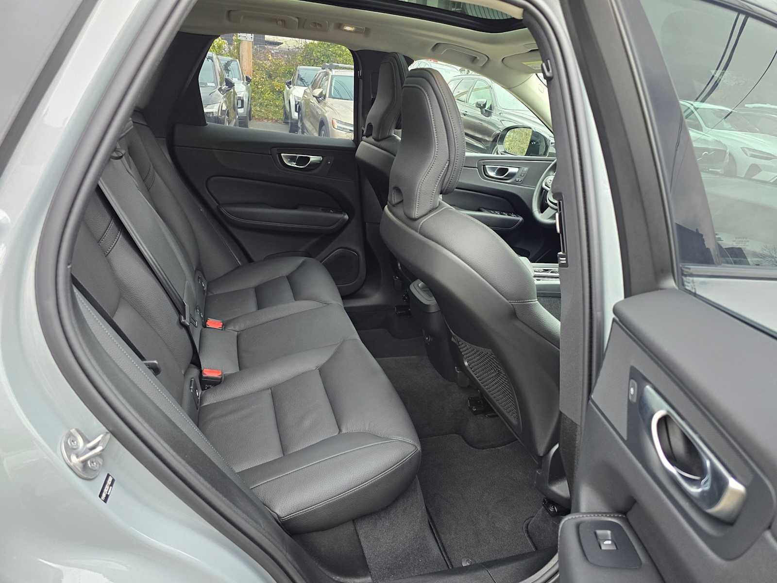 2025 Volvo XC60 Plus