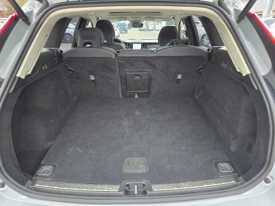 2025 Volvo XC60 Plus