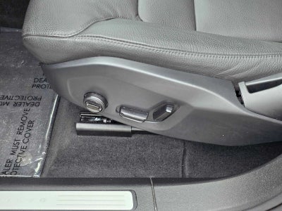 2025 Volvo XC60 Plus