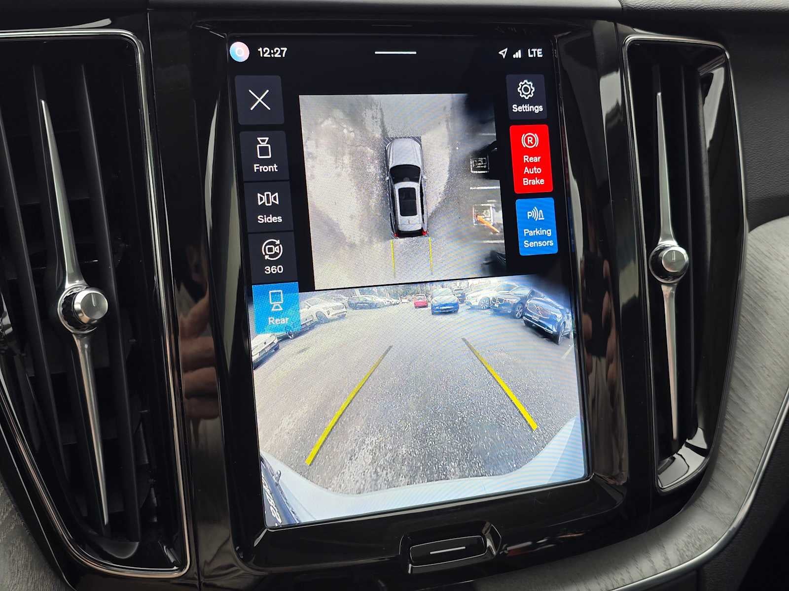 2025 Volvo XC60 Plus