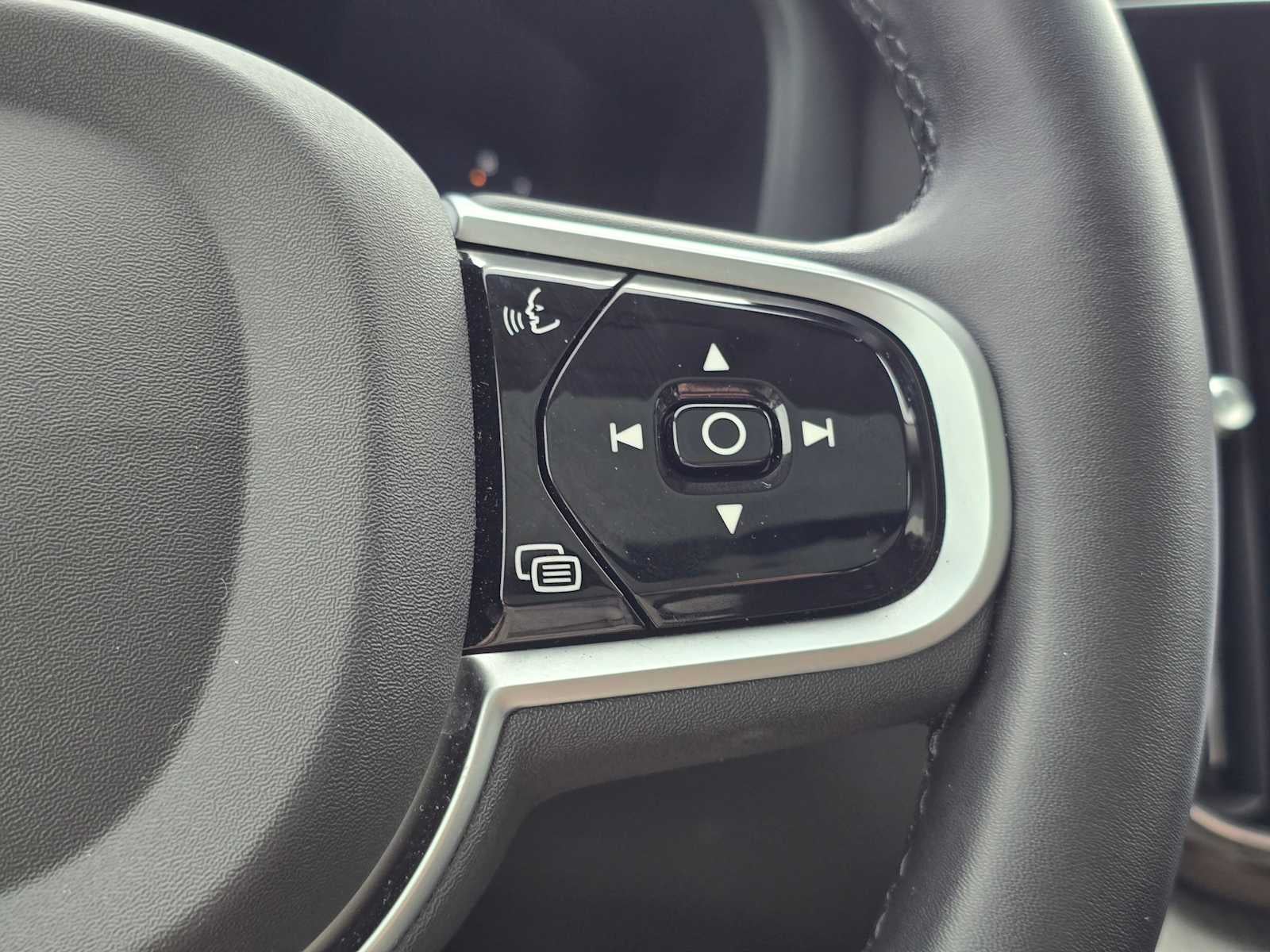 2025 Volvo XC60 Plus