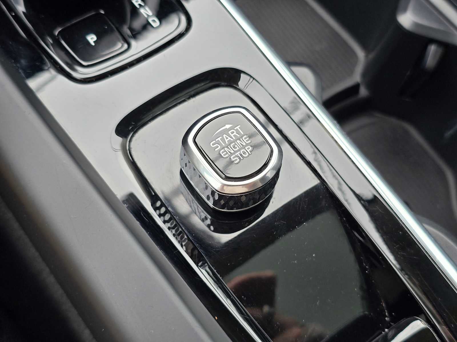 2025 Volvo XC60 Plus