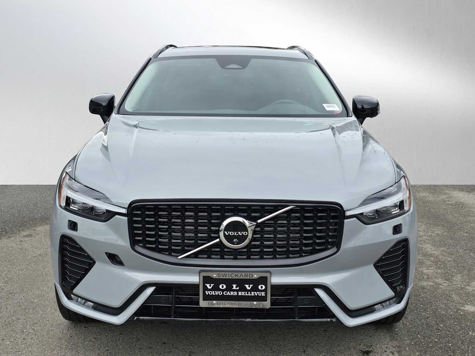 2025 Volvo XC60 Plus