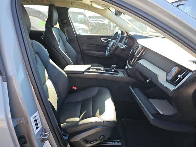 2025 Volvo XC60 Plus